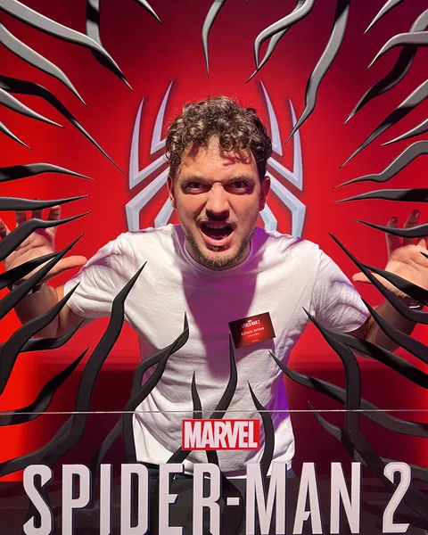 Raffaele Bottone all'evento di Marvel's Spider-Man 2, tra i tentacoli di Venom